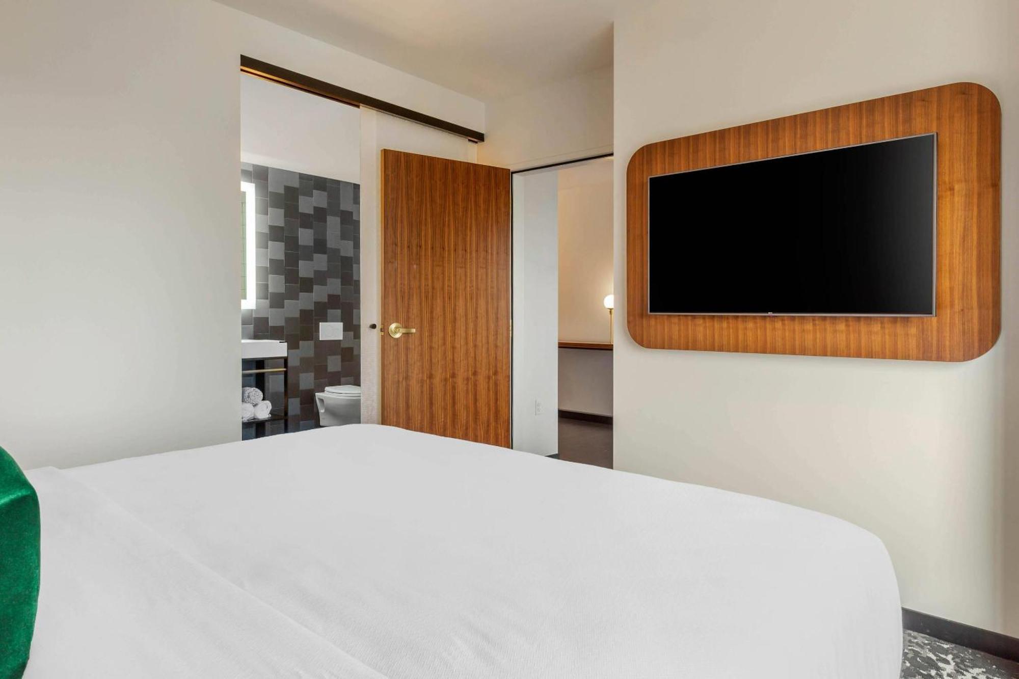 Cambria Downtown - Seaport 4*